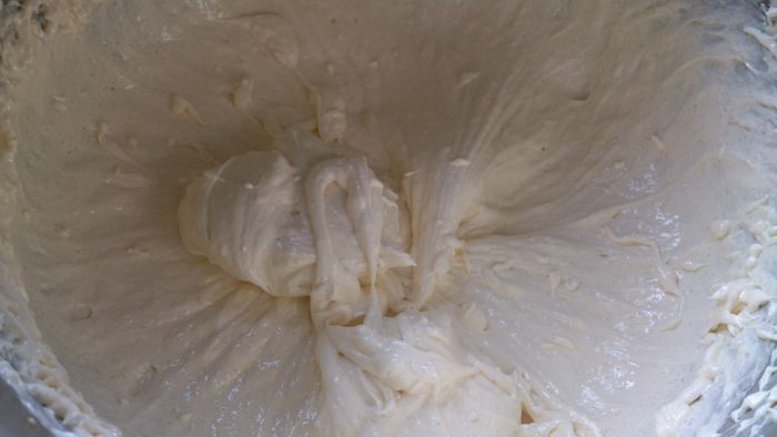 Бисквитные квадратики с черешней