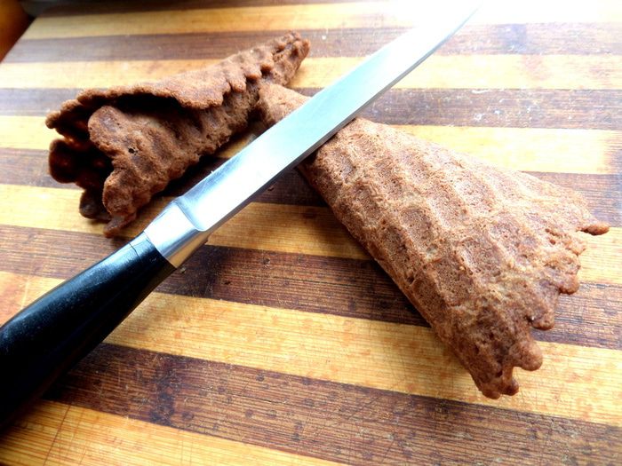 Вафли шоколадные с кокосовой стружкой
