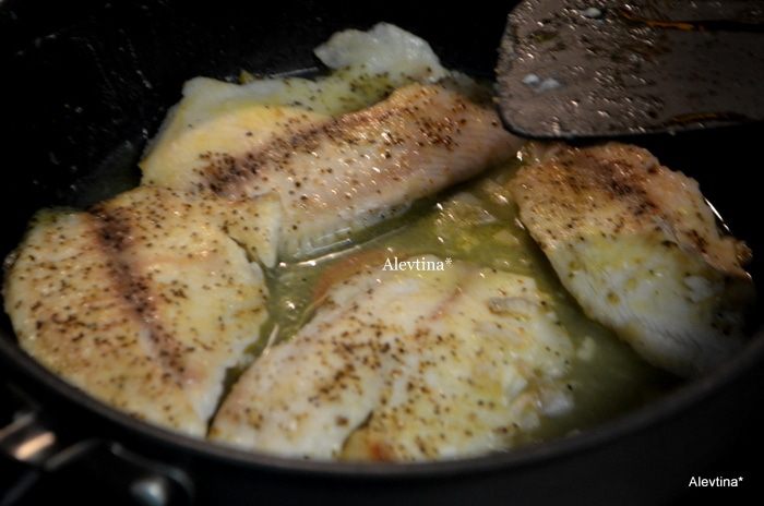 Тилапия с лимонно-чесночным соусом