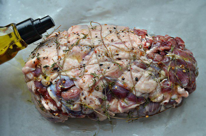 Баранья нога в слоеном тесте