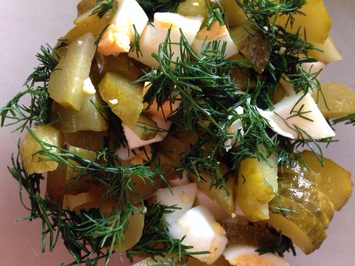 Яичный салат на гренке