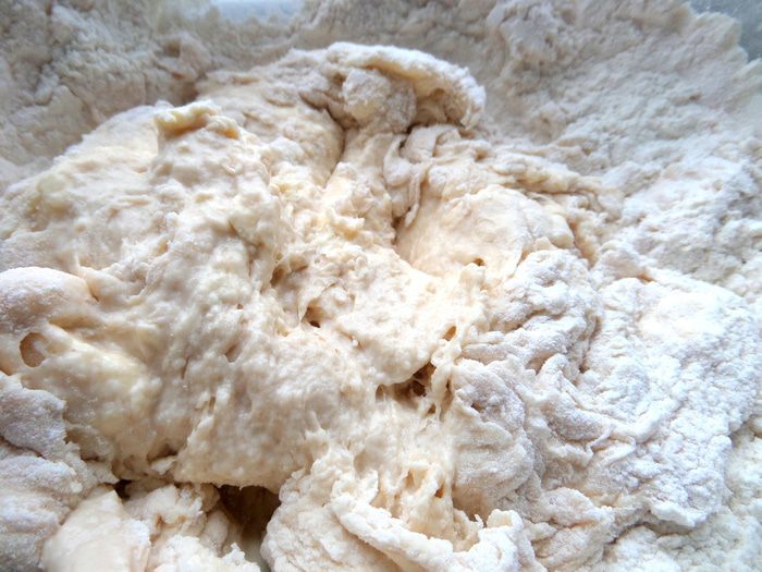 Мини-пирожки с капустой, сельдереем, шпинатом и сыром