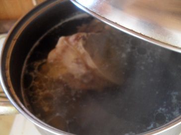 Суп с брокколи, фасолью и кукурузой.