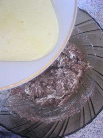 Шоколадный семифредо с мятным соусом