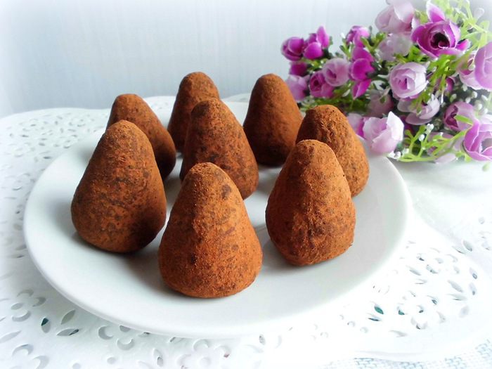 Шоколадные трюфели с кунжутом