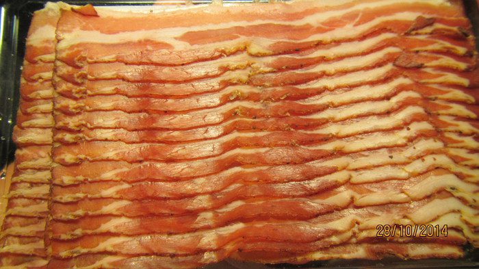 Пицца с грибами и ветчиной