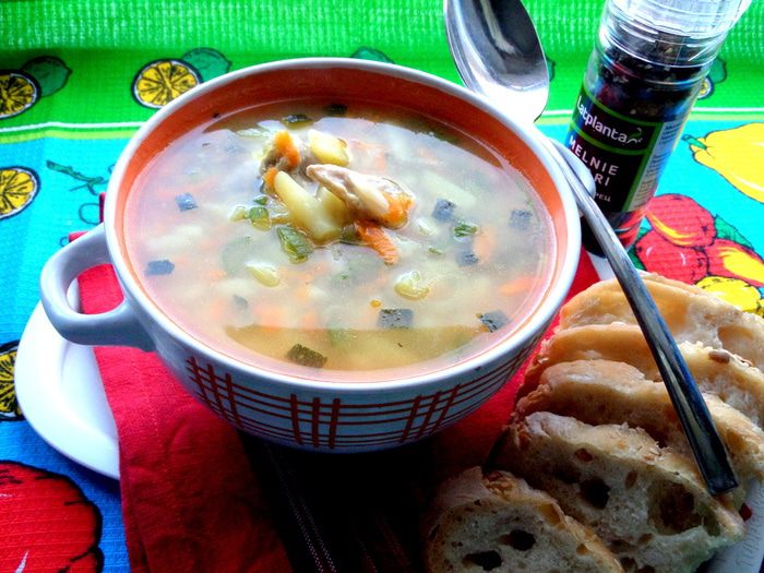 Суп на курочке с овощами и макаронами