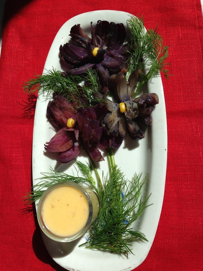 Закуска &amp;quot;Пряные цветы из лука с сырным соусом&amp;quot; 