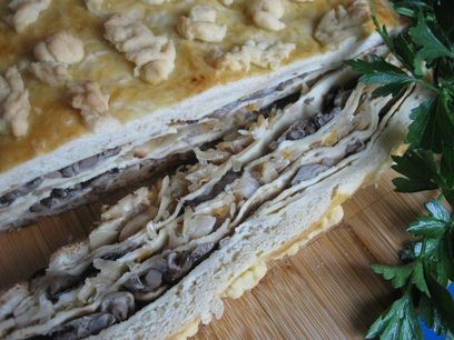  Кулебяка с опятами и капустой