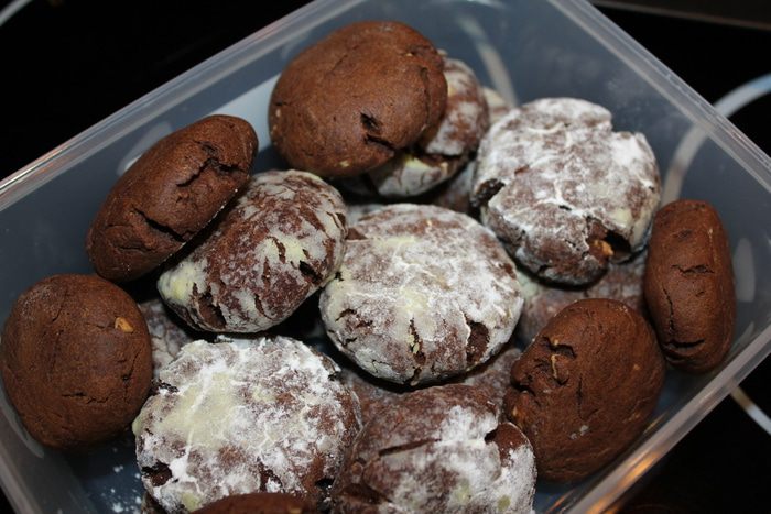 Шоколадные пряники с трещинками