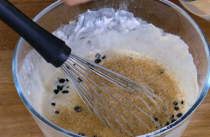 Оладушки с сушеной черникой 