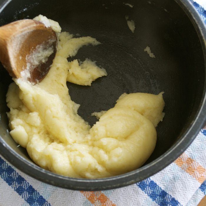 Заварной пирог с сыром и ветчиной